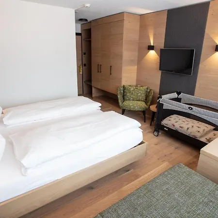 Posthotel - Berge, & Wir 3*